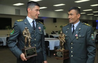 АҚШ: Ўзбекистонлик ҳарбий хизматчилар 2021 йилда яна бир бор “Илғор жангчи” деб топилди