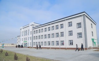 Бухоронинг чекка қишлоғида замонавий мактаб қад ростлади