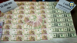 Дар Сирдарё шахсоне, ки пули қалбакӣ фурӯхтанӣ буданд, дастгир шуданд