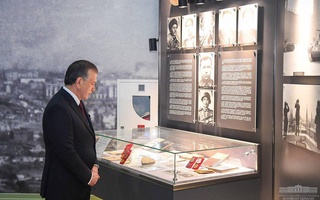 President visits the Museum of Glory in Victory Park