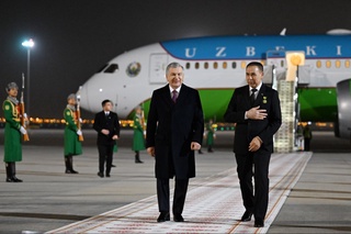 Өзбекстан Президенті Түркіменстанға келді