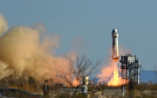 New Shepard бортида олти нафар сайёҳ билан ҳавога кўтарилди