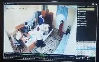 Бош прокуратура ўқитувчиларга қўл кўтарган зўравонни аниқлади