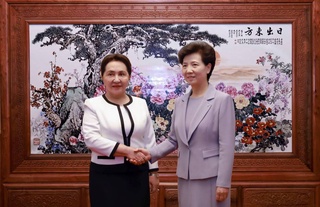 Председатель Сената провела встречу с председателем Всекитайской федерации женщин