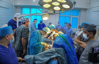 Фарғонада илк бор буйрак кўчириш жарроҳлик амалиёти ўтказилди