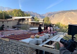 Ўзбекистонда гиламдўзлик санъати ҳақида фильм суратга олинди