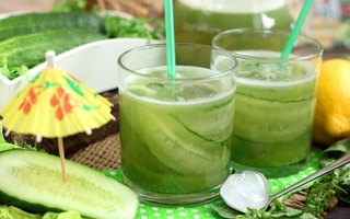 Огуречная вместо пластиковой: в США предлагают выпускать съедобные соломинки для напитков