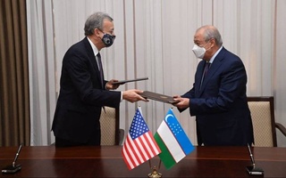 Uzbekistan, U.S. sign bilateral documents