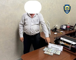 Tadbirkorga 500 000 AQSH dollarlik shartnoma vaʼda qilgan firibgar ushlandi