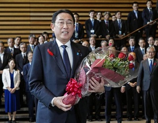 Япония Бош вазири истеъфо берди