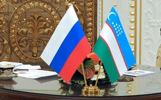 Главы МИД Узбекистана и России обменялись поздравительными посланиями