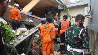 Индонезиядаги зилзилада 34 нафар одам қурбон бўлди