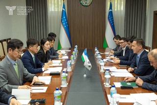 Обсуждены вопросы сотрудничества с Южной Кореей в рамках проектов развития транспортной инфраструктуры
