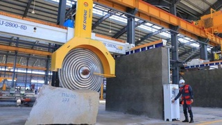 Ғозғон шаҳрида тошни қайта ишлаш бўйича йирик кластер ишга туширилди