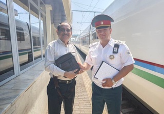 Hindistonlik mehmonning yoʻqolgan qoʻl sumkasi egasiga qaytarildi