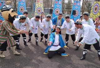 “Боғдон гуллари” таратаётган ифор