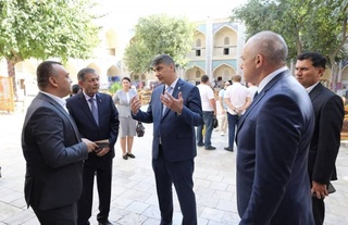 Алишер Қодиров: “Ҳунармандчилик бизнес деб ҳисобланмаслиги керак”