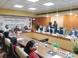 Ўзбекистон тўқимачилик ва ипакчилик соҳаси салоҳияти Ҳиндистонда тақдим этилди