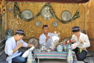 Дар Ӯзбекистон платформаи нави онлайнӣ барои ҳунармандон ба кор даромад