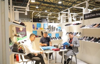 Өзбекстандық былғары шеберлерінің «Elite Line-2022» халықаралық көрмесіне қатысуы нәтижелі жалғасуда