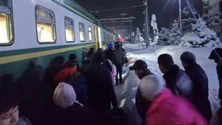 ФВВ Қамчиқда қолиб кетган ҳайдовчи ва йўловчилар бўйича маълумот берди