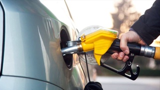 Для некоторых лиц введены ежемесячные денежные компенсации за покупку бензина