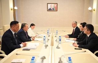 Сенатор Әзербайжанда болып өткен халықаралық конференцияда қатнасты