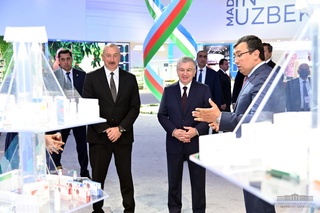Guests from Azerbaijan get acquainted with Uzbekistan's products