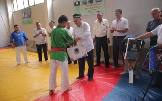 Chempion bilan uchrashuv