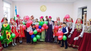 Живем в семье единой