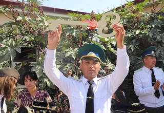 Ҳарбийларга янги уйлар топширилди