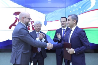 Мулоқот бо Президенти Бонки осиёгии сармоягузории инфрасохторӣ Сзин Литсюн баргузор гардид