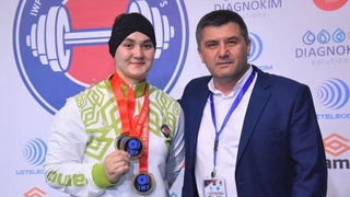 Турсуной Жабборова стала чемпионкой мира по тяжелой атлетике среди молодежи