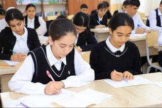 Знания учащихся навойских школ начали оценивать по новой системе