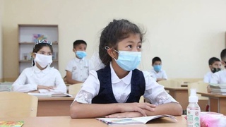 В школах Узбекистана учебный год начнется в традиционном формате
