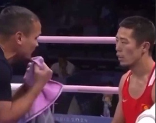 Олимпиада ойындарында қырғызстандық боксшыға өзбекстандық бапкер секундант болды