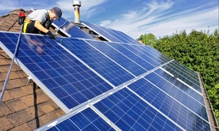 Қуёш панелларини ўрнатиш монополияга айланиб қолдими? Энергетика вазирлиги бу каби гап-сўзларга муносабат билдирди