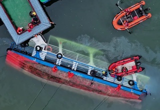 Xitoyda kemaning ag'darilib ketishi oqibatida to'rt kishi halok bo'ldi