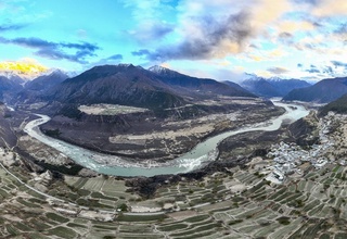 China is building the world's largest hydroelectric power plant in Tibet