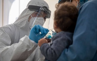 Сыпь, усталость и головная боль: новые симптомы «омикрона»