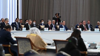 Авлодлар мулоқотини йўлга қўйишни таклиф этамиз — Шавкат Мирзиёев