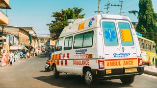 Ҳиндистонда қурилиш кранининг қулаб тушиши оқибатида 16 киши ҳалок бўлди