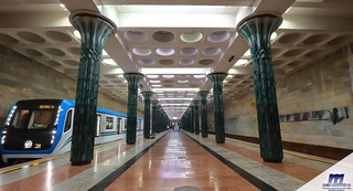 Дар Тошканд зан дар истгоҳи метро тифл ба дунё овард