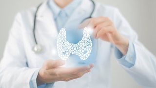 Qalqonsimon bez kasalliklari kelib chiqishining asosiy sabablari aytildi