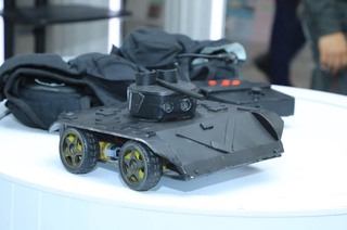 Harbiy sohadagi ilmiy ishlanmalar koʻrgazmasi davom etmoqda