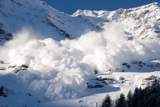 Togʻli hududlarda qor koʻchishi xavfi eʼlon qilindi