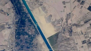 "Ever Given" на мели в Суэцком канале: причиной может быть ошибка экипажа