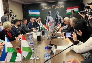 Люк Бессон примет участие в создании исторического фильма «Джами и Навои»