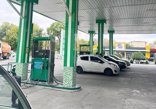 Toshkentda yana 3 ta AYOQSHda sifatsiz benzin sotilayotganligi aniqlandi