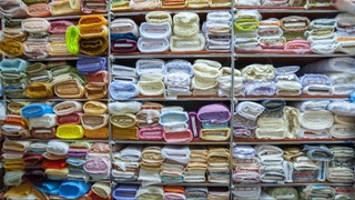 Ruminiyada uzunligi 108, eni 73 metr bo'lgan futbolka tikildi